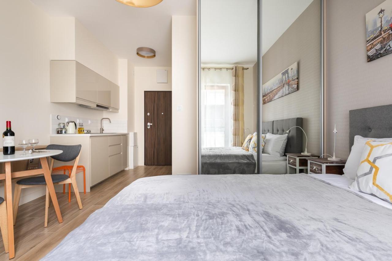 Pawia 51 - Comfort Studio By Noclegi Renters Warschau Buitenkant foto